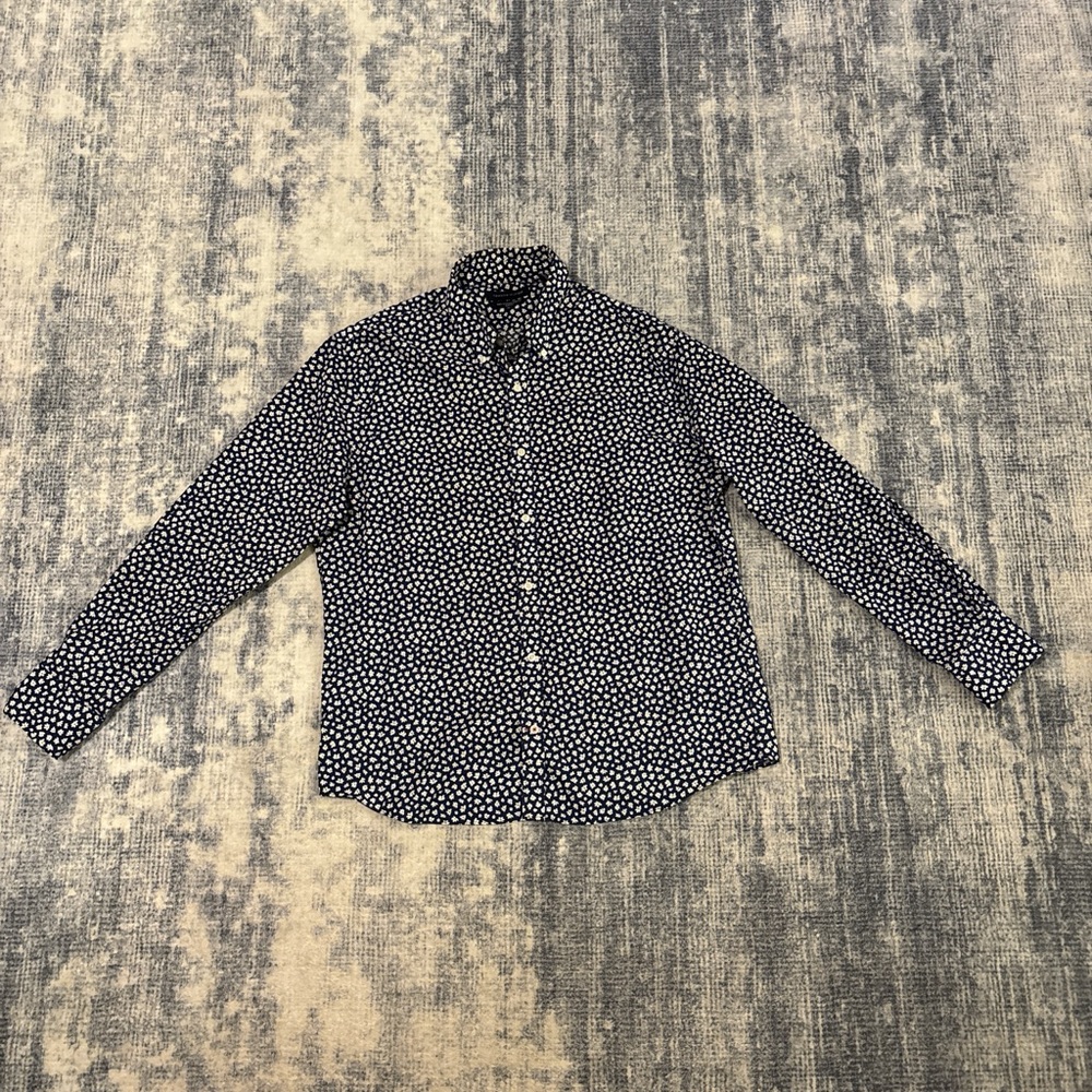 Tommy Hilfiger Men's Navy and White Button Down Shirt